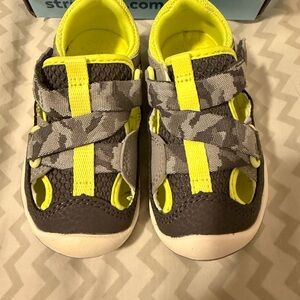 Brand new Stride Rite toddler shoes size 5
